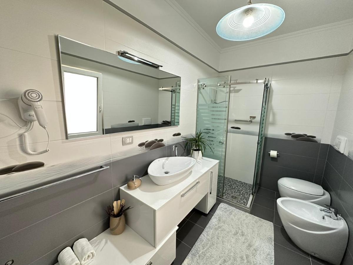 Home Aquamarine & Residence Vlorë Екстериор снимка