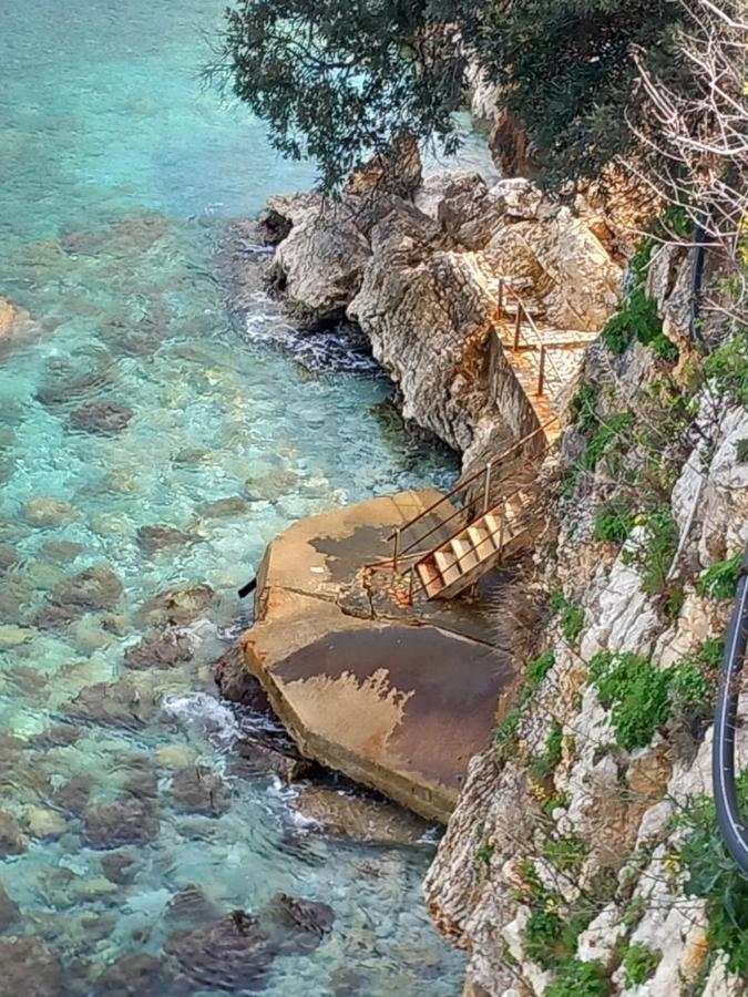 Home Aquamarine & Residence Vlorë Екстериор снимка
